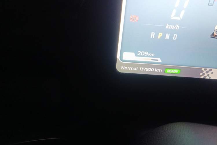 Used SAIC MAXUS Dana V1 2023 V1 Short Wheelbase Low Roof (43 kWh) Odometer Close Up
