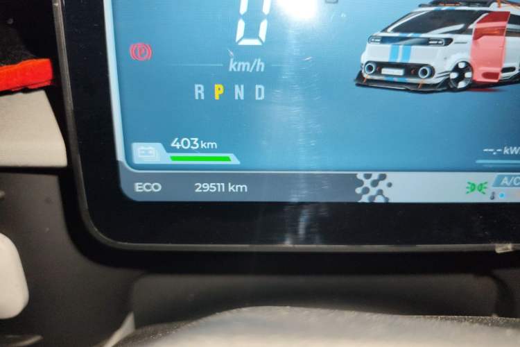 Used SAIC MAXUS Dana V1 2025 V1+ Long Wheelbase Low-Roof Multi-Function Version (62 kWh) Odometer Close Up