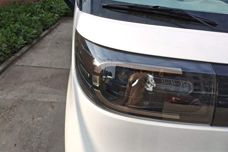 Used SAIC MAXUS Dana V1 2025 Low-Roof Multi-Function Version 42 kWh Right Front Headlight