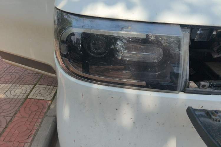 Used SAIC MAXUS Dana V1 2026 Model V1 Low-Roof Multi-Function Version (42 kWh) Right Front Headlight