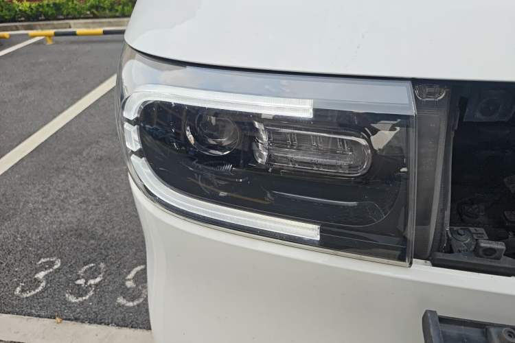 Used SAIC MAXUS Dana V1 2025 V1+ Long Wheelbase Low-Roof Multi-Function Version (62 kWh) Right Front Headlight