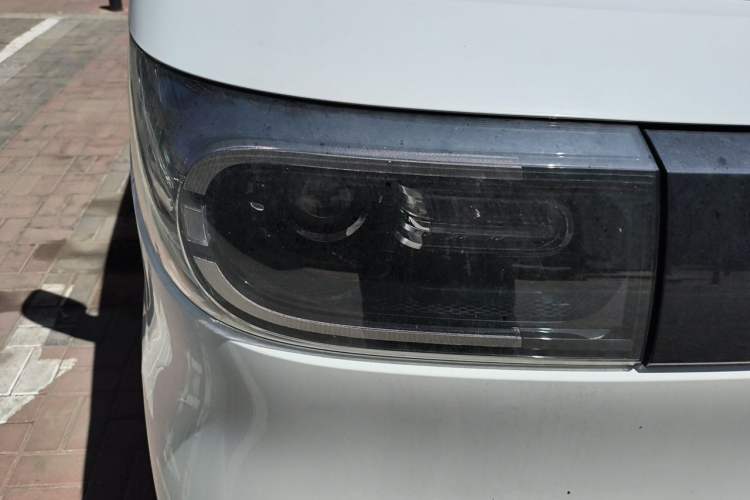 Used SAIC MAXUS Dana V1 2025 V1 Short Wheelbase Low-Roof Multi-Function Version (42 kWh) Right Front Headlight