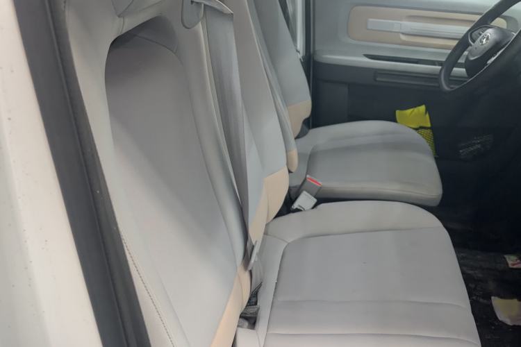 Used SAIC MAXUS Dana V1 2025 V1+ Long Wheelbase High-Roof Multi-Function Version (62 kWh) Right Front Seat
