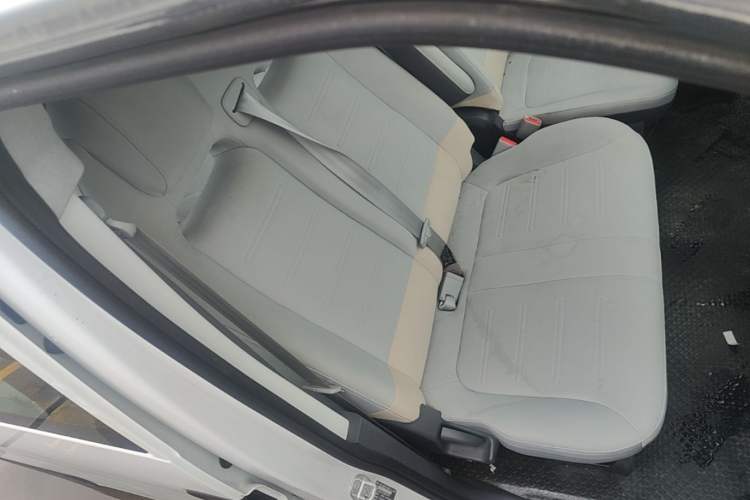 Used SAIC MAXUS Dana V1 2024 V1 Short Wheelbase Low-Roof Multi-Function Version (51 kWh) Right Front Seat