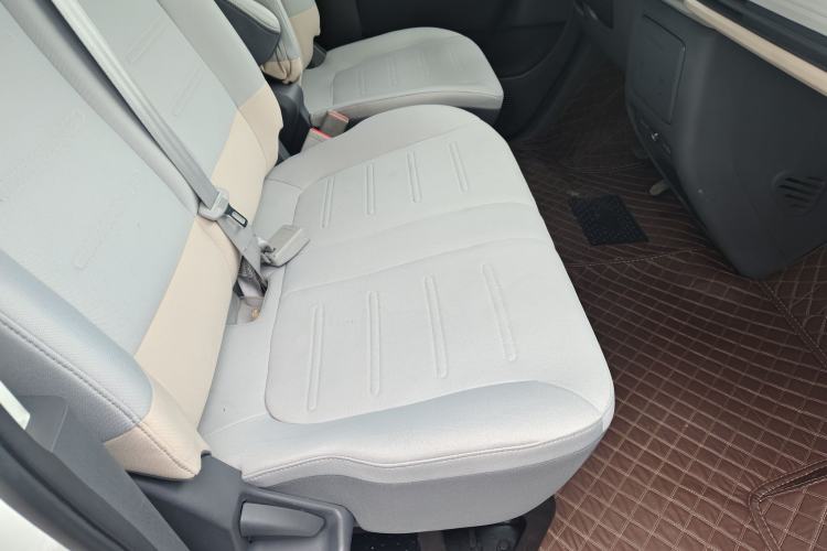 Used SAIC MAXUS Dana V1 2024 V1 Short Wheelbase Low-Roof Multi-Function Version (51 kWh) Right Front Seat