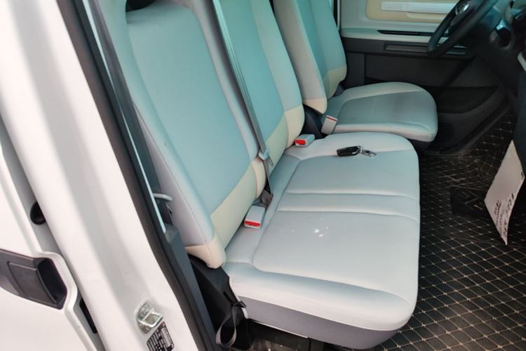 Used SAIC MAXUS Dana V1 2025 V1+ Long Wheelbase High-Roof Multi-Function Version (62 kWh) Right Front Seat
