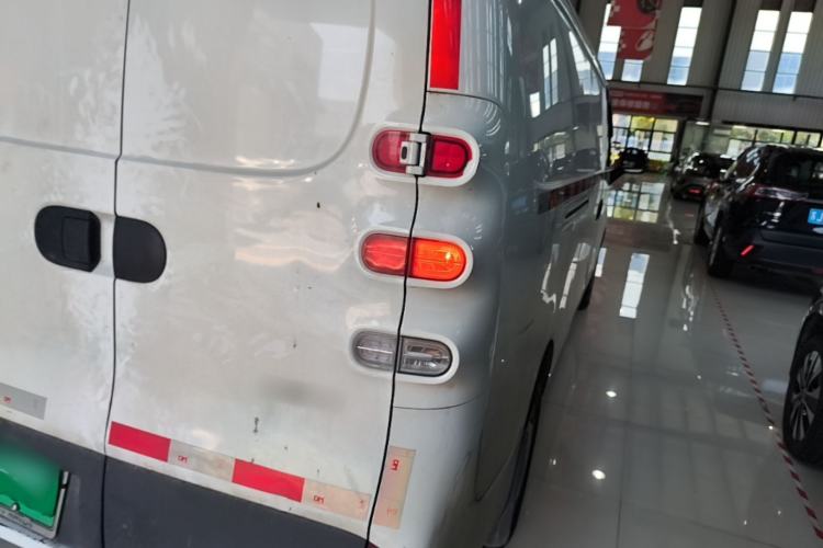 Used SAIC MAXUS Dana V1 2025 V1 Long Wheelbase Low-Roof Cargo Version (51 kWh) Right Rear Taillight