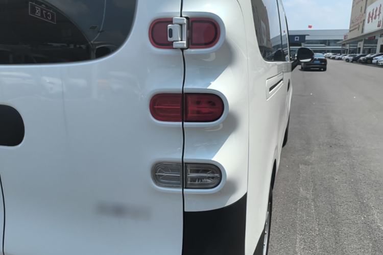 Used SAIC MAXUS Dana V1 2025 V1 Short Wheelbase Low-Roof Multi-Function Version (42 kWh) Right Rear Taillight