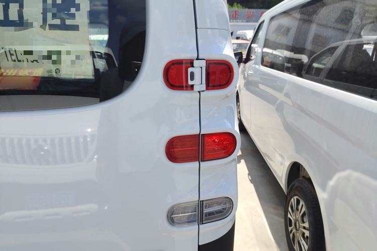 Used SAIC MAXUS Dana V1 2025 V1 Short Wheelbase Low-Roof Multi-Function Version (42 kWh) Right Rear Taillight