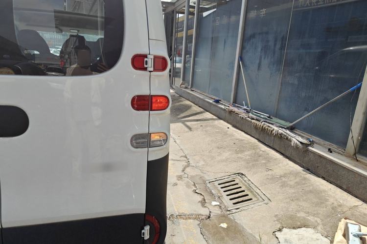 Used SAIC MAXUS Dana V1 2025 V1 Short Wheelbase Low-Roof Multi-Function Version (42 kWh) Right Rear Taillight