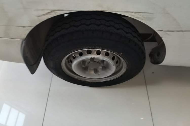 Used SAIC MAXUS Dana V1 2025 V1 Long Wheelbase Low-Roof Cargo Version (51 kWh) Right Rear Wheel Hub