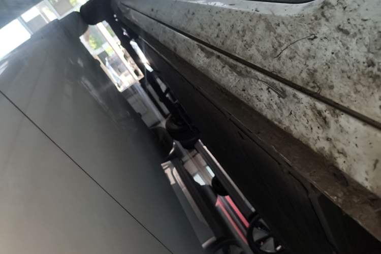 Used SAIC MAXUS Dana V1 2025 V1 Long Wheelbase Low-Roof Cargo Version (51 kWh) Right Side Sill