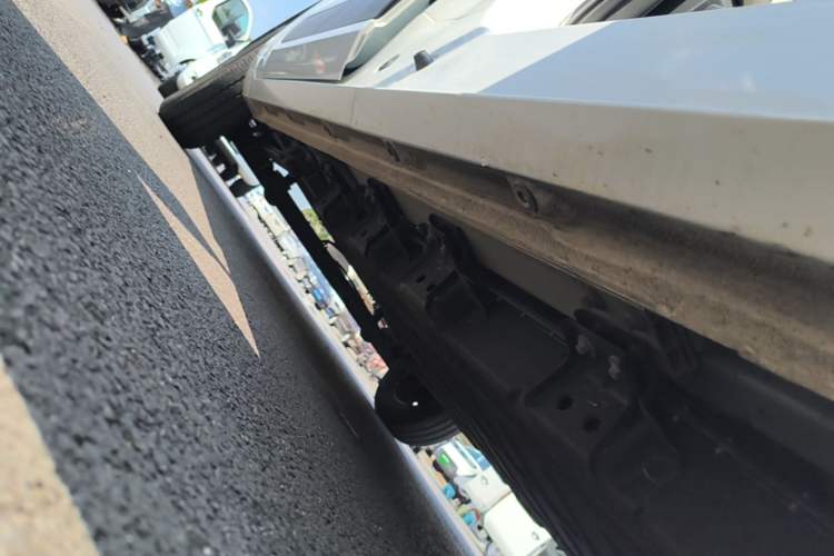 Used SAIC MAXUS Dana V1 2025 V1 Short Wheelbase Low-Roof Multi-Function Version (42 kWh) Right Side Sill