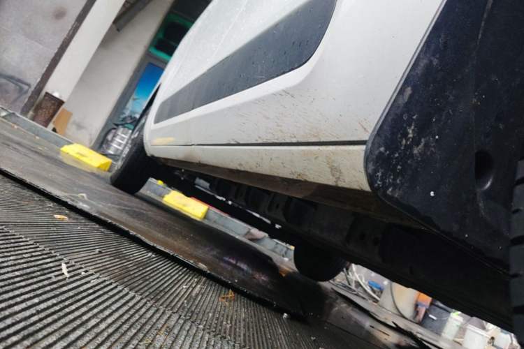 Used SAIC MAXUS Dana V1 2025 Low-Roof Multi-Function Version 42 kWh Right Side Sill