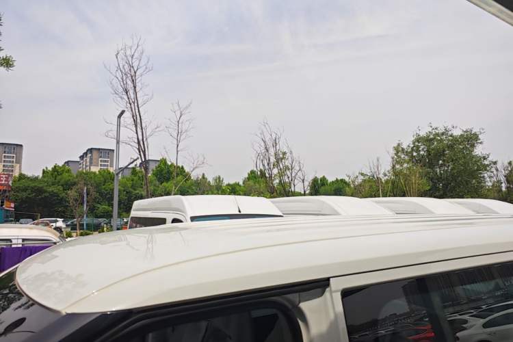 Used SAIC MAXUS Dana V1 2024 V1 Short Wheelbase Low-Roof Multi-Function Version (51 kWh) Roof