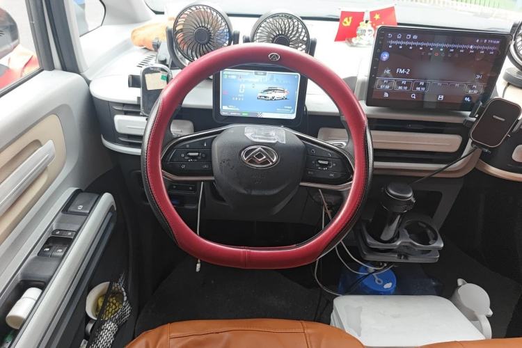 Used SAIC MAXUS Dana V1 2025 V1+ Long Wheelbase Low-Roof Multi-Function Version (62 kWh) Steering Wheel