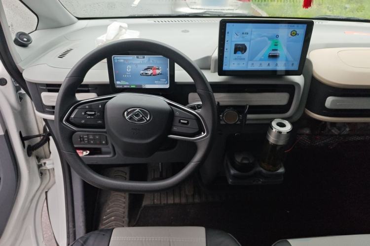 Used SAIC MAXUS Dana V1 2025 V1+ Long Wheelbase Low-Roof Cargo Version (50 kWh) Steering Wheel