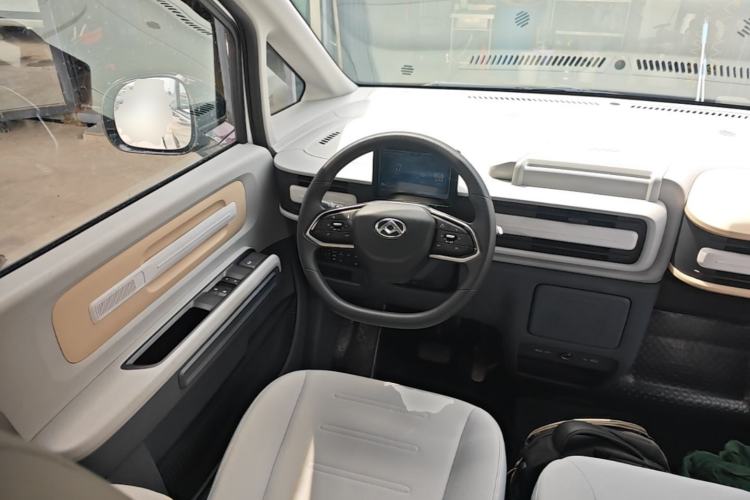 Used SAIC MAXUS Dana V1 2024 V1 Short Wheelbase Low-Roof Multi-Function Version (51 kWh) Steering Wheel
