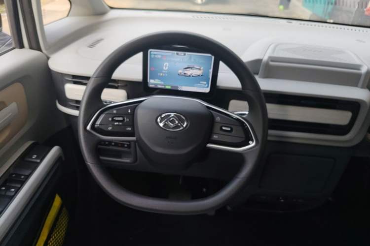 Used SAIC MAXUS Dana V1 2025 Low-Roof Multi-Function Version 42 kWh Steering Wheel