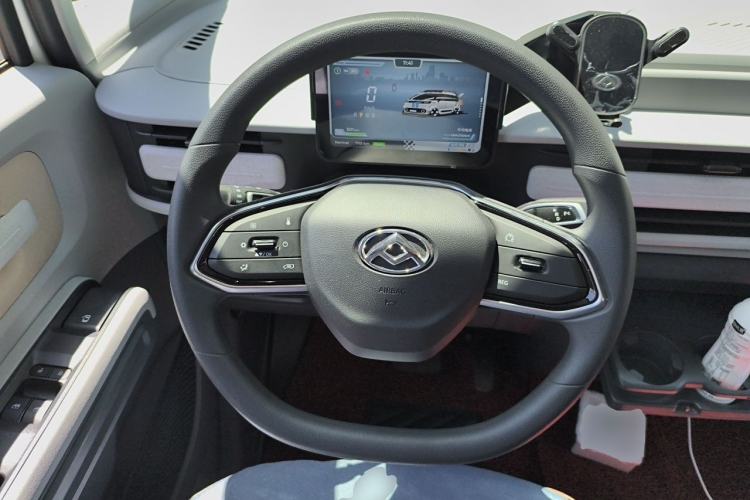Used SAIC MAXUS Dana V1 2025 V1 Short Wheelbase Low-Roof Multi-Function Version (42 kWh) Steering Wheel