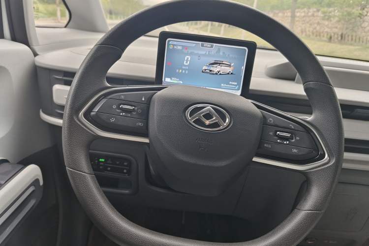 Used SAIC MAXUS Dana V1 2024 V1 Short Wheelbase Low-Roof Multi-Function Version (51 kWh) Steering Wheel