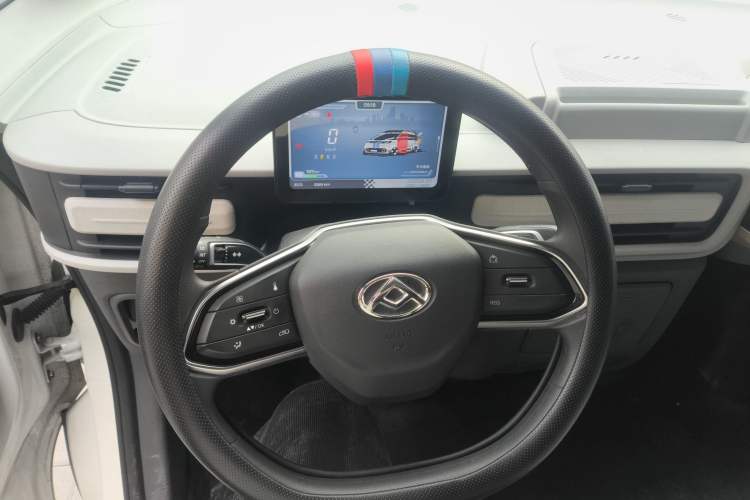 Used SAIC MAXUS Dana V1 2025 Low-Roof Multi-Function Version 50 kWh Steering Wheel