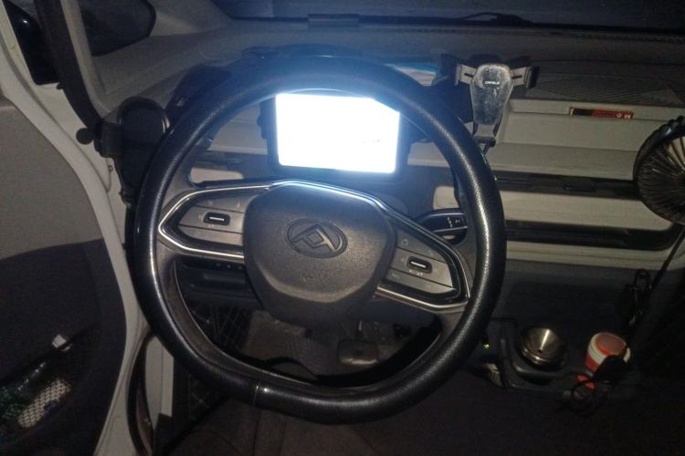 Used SAIC MAXUS Dana V1 2023 V1 Short Wheelbase Low Roof (43 kWh) Steering Wheel
