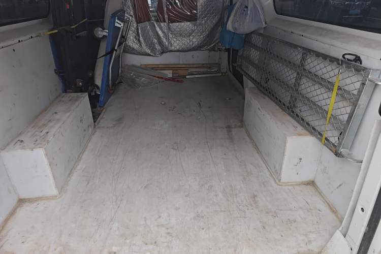 Used SAIC MAXUS Dana V1 2025 V1+ Long Wheelbase Low-Roof Multi-Function Version (62 kWh) Trunk