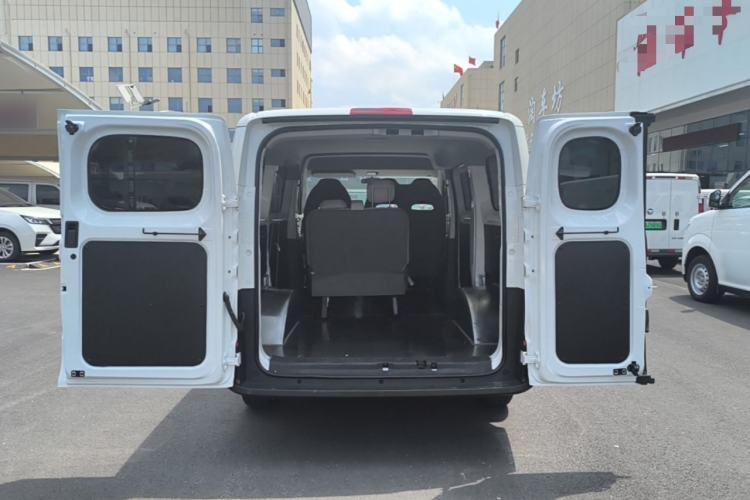 Used SAIC MAXUS Dana V1 2025 V1 Short Wheelbase Low-Roof Multi-Function Version (42 kWh) Trunk