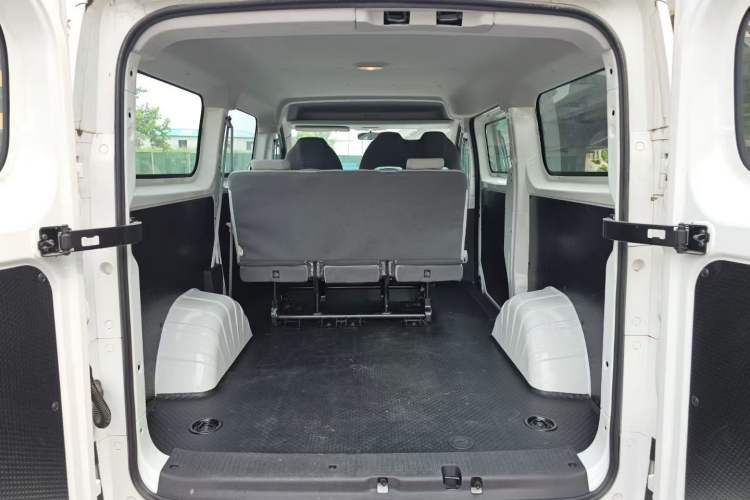 Used SAIC MAXUS Dana V1 2024 V1 Short Wheelbase Low-Roof Multi-Function Version (51 kWh) Trunk