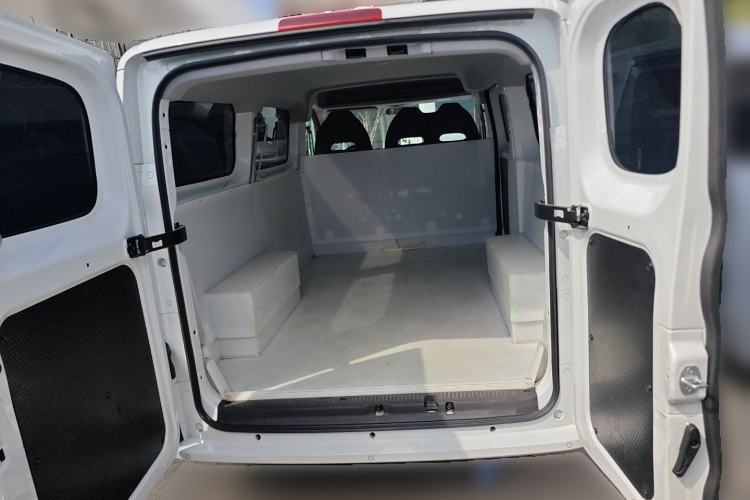 Used SAIC MAXUS Dana V1 2024 V1 Short Wheelbase Low-Roof Multi-Function Version (51 kWh) Trunk