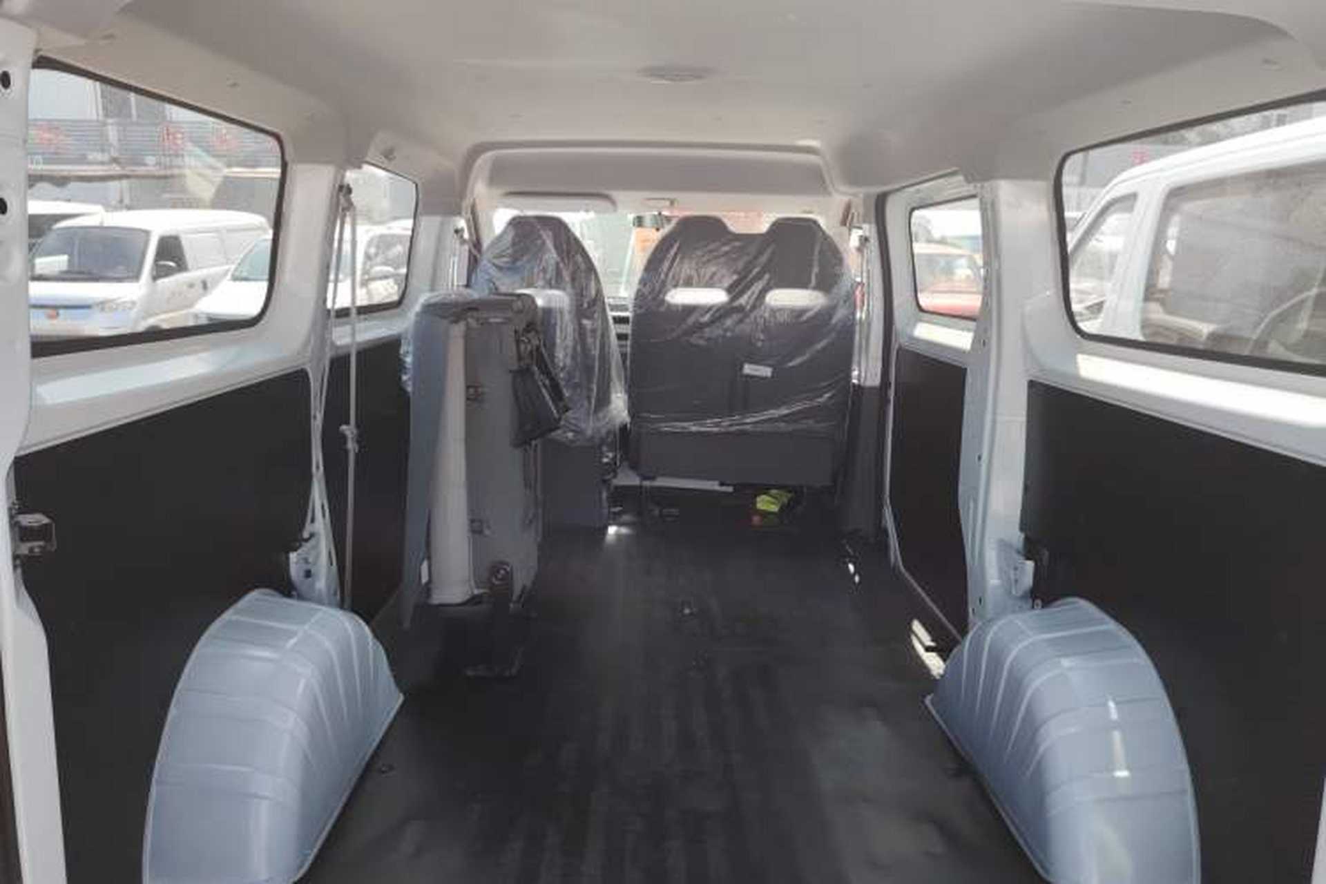 Used SAIC MAXUS Dana V1 2025 V1 Short Wheelbase Low-Roof Multi-Function Version (42 kWh) Trunk