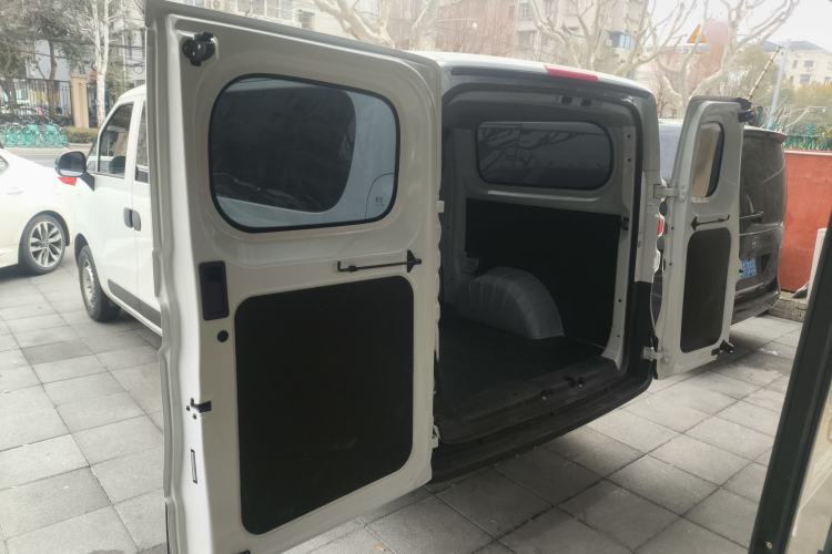 Used SAIC MAXUS Dana V1 2025 Low-Roof Multi-Function Version 50 kWh Trunk