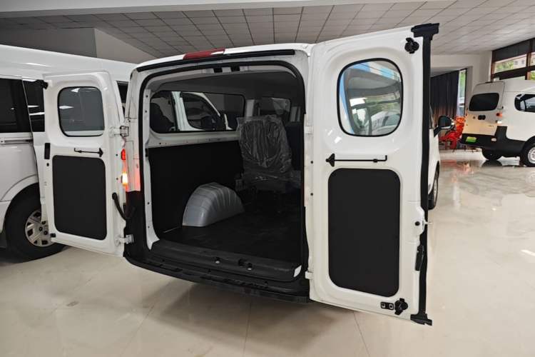 Used SAIC MAXUS Dana V1 2025 V1+ Long Wheelbase Low-Roof Multi-Function Version (62 kWh) Trunk