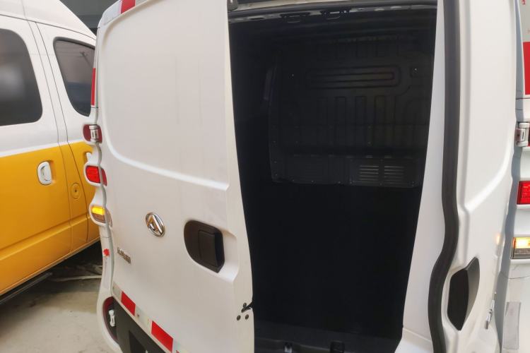 Used SAIC MAXUS Dana V1 2023 V1 Short Wheelbase Low Roof (43 kWh) Trunk