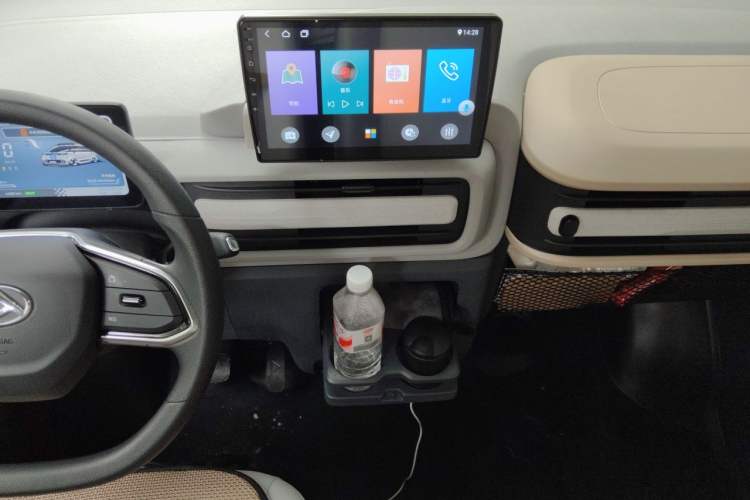 Used SAIC MAXUS Dana V1 2026 Model V1 Low-Roof Multi-Function Version (50 kWh) Audio And AC Panel