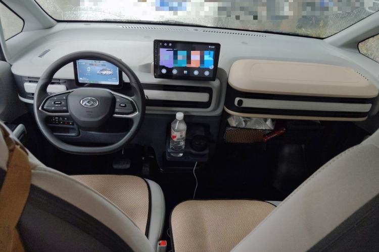 Used SAIC MAXUS Dana V1 2026 Model V1 Low-Roof Multi-Function Version (50 kWh) Center Console
