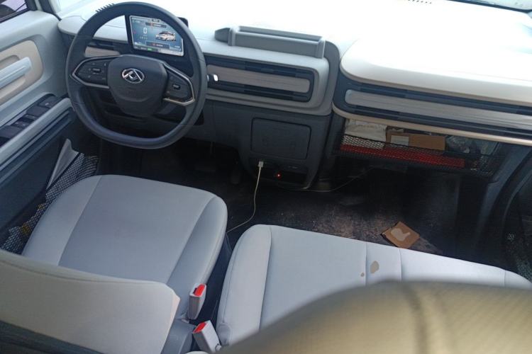 Used SAIC MAXUS Dana V1 2026 Model V1 Low-Roof Multi-Function Version (50 kWh) Center Console