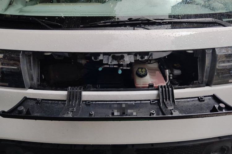 Used SAIC MAXUS Dana V1 2026 Model V1 Low-Roof Multi-Function Version (50 kWh) Engine Bay