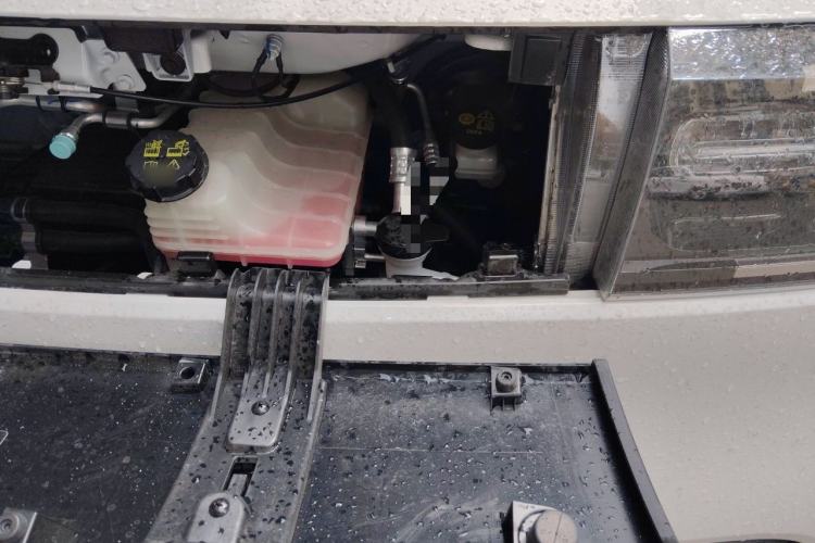 Used SAIC MAXUS Dana V1 2026 Model V1 Low-Roof Multi-Function Version (50 kWh) Engine Bay Left