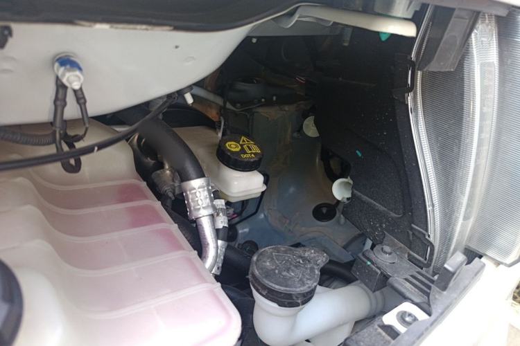 Used SAIC MAXUS Dana V1 2026 Model V1 Low-Roof Multi-Function Version (50 kWh) Engine Bay Left