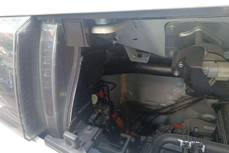 Used SAIC MAXUS Dana V1 2026 Model V1 Low-Roof Multi-Function Version (50 kWh) Engine Bay Right