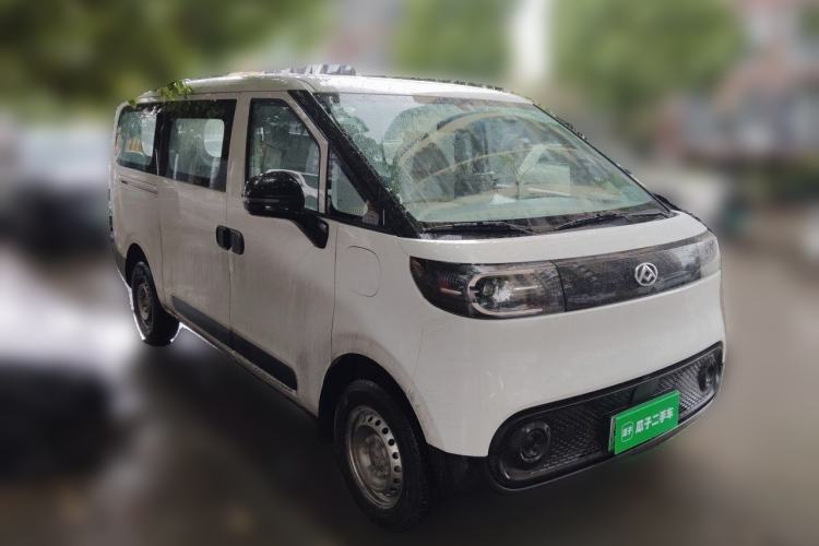 Used SAIC MAXUS Dana V1 2026 Model V1 Low-Roof Multi-Function Version (50 kWh) Front Right 45 Deg