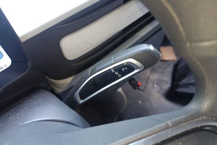 Used SAIC MAXUS Dana V1 2026 Model V1 Low-Roof Multi-Function Version (50 kWh) Gear Lever