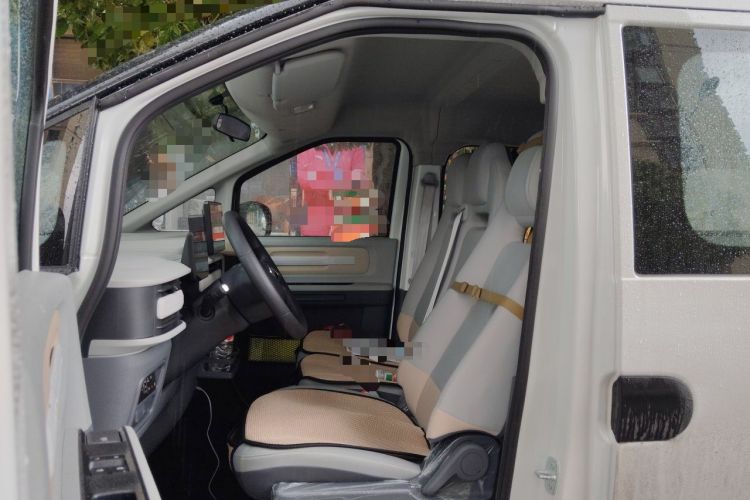 Used SAIC MAXUS Dana V1 2026 Model V1 Low-Roof Multi-Function Version (50 kWh) Left Front Seat