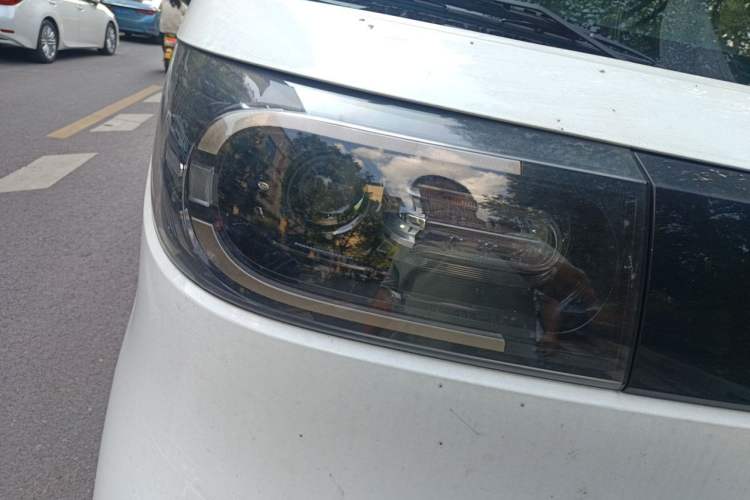 Used SAIC MAXUS Dana V1 2026 Model V1 Low-Roof Multi-Function Version (50 kWh) Right Front Headlight