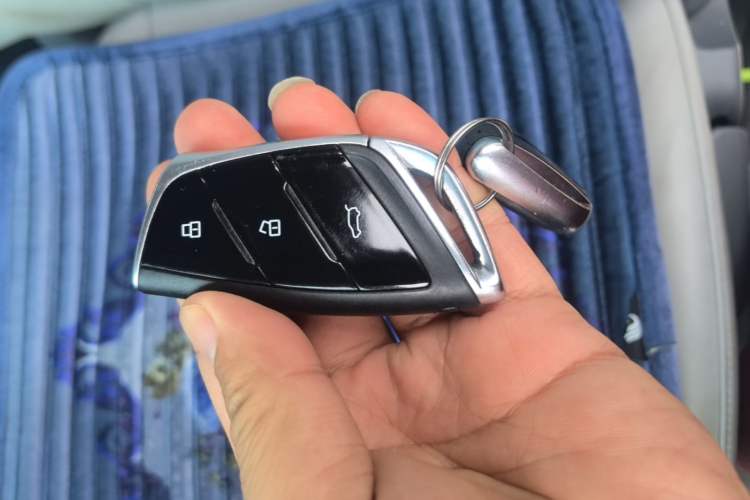 Used SAIC MAXUS Datang M1 2026 Model Low-Roof Non-Commercial Version (64 kWh) Vehicle Key
