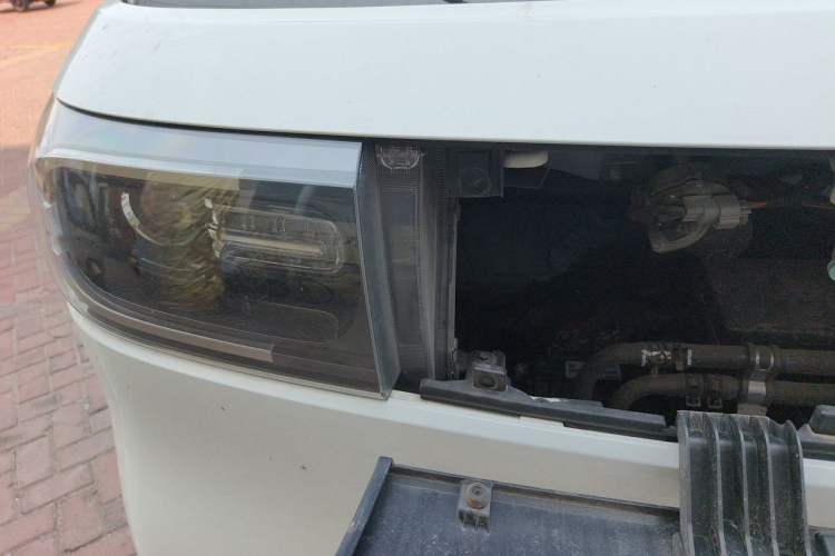 Used SAIC MAXUS Datang V1L  Engine Bay Right