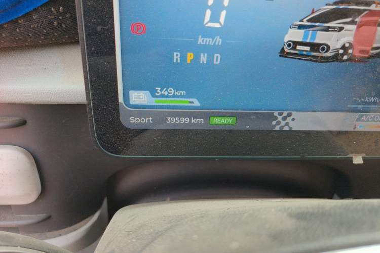 Used SAIC MAXUS Datang V1L  Odometer Close Up