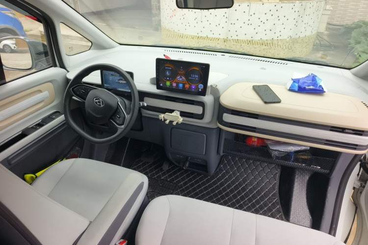 Used SAIC MAXUS Datang V1L 2026 Model Low-Roof Multi-Purpose Version Ningde Tianxing 83 kWh Center Console